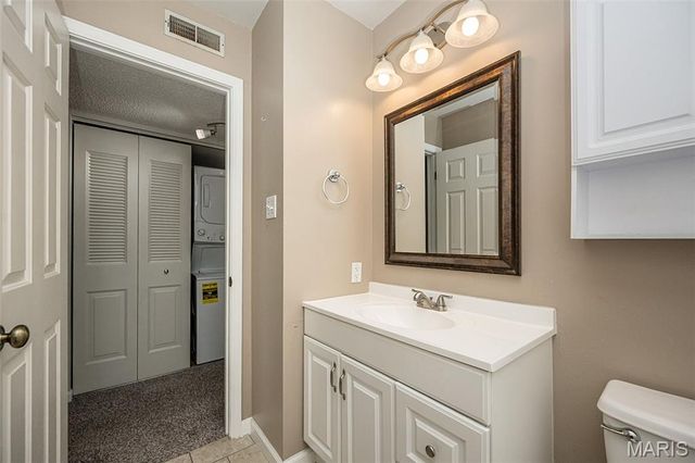 9122 Eager Road, Brentwood, MO 63144