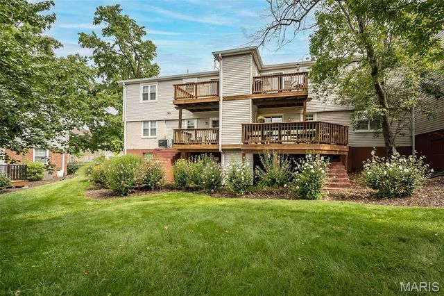 9122 Eager Road, Brentwood, MO 63144