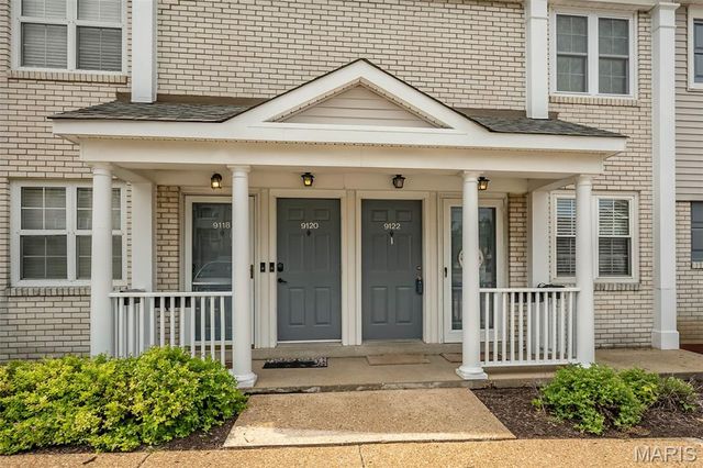 9122 Eager Road, Brentwood, MO 63144