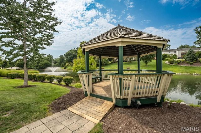 9122 Eager Road, Brentwood, MO 63144