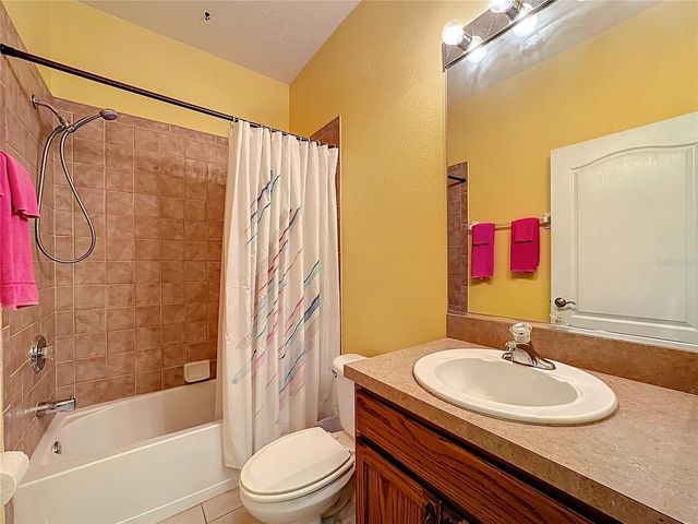 5609 SPANISH POINT COURT, Palmetto, FL 34221