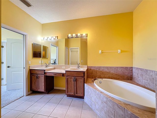 5609 SPANISH POINT COURT, Palmetto, FL 34221