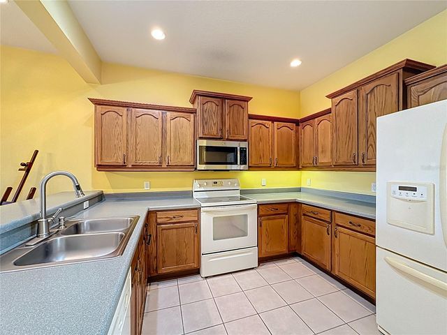 5609 SPANISH POINT COURT, Palmetto, FL 34221