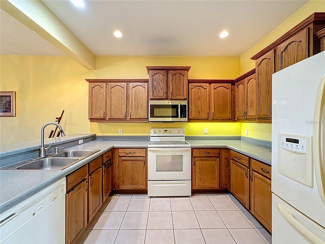 5609 SPANISH POINT COURT, Palmetto, FL 34221