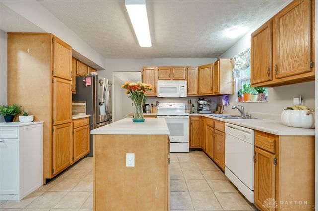 4330 Coach Light Trail, Dayton, OH 45424