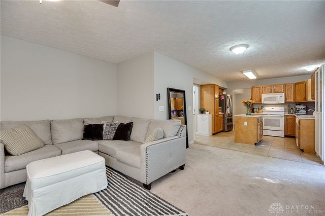 4330 Coach Light Trail, Dayton, OH 45424