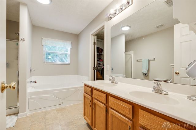 4330 Coach Light Trail, Dayton, OH 45424