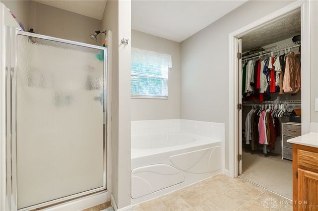 4330 Coach Light Trail, Dayton, OH 45424