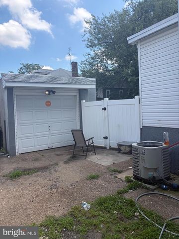 24 S 32ND ST, Camden, NJ 08105
