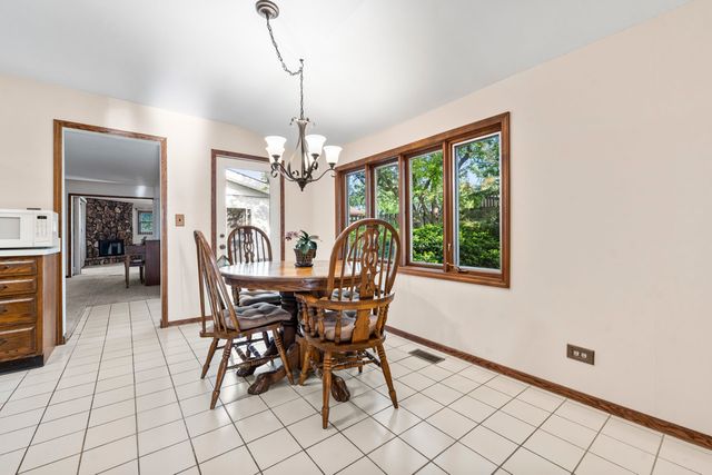 1049 Martingale Drive, Bartlett, IL 60103