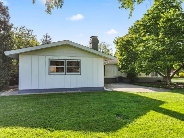 1049 Martingale Drive, Bartlett, IL 60103