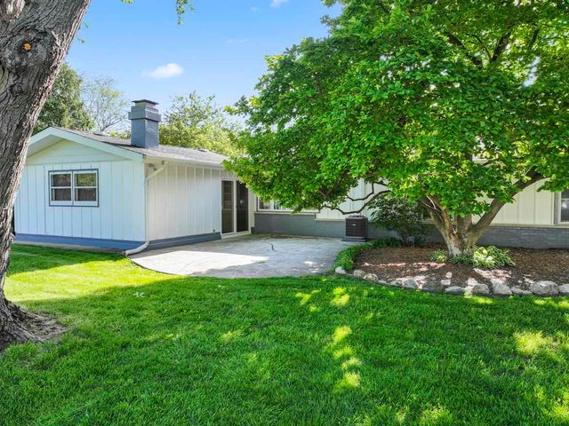 1049 Martingale Drive, Bartlett, IL 60103