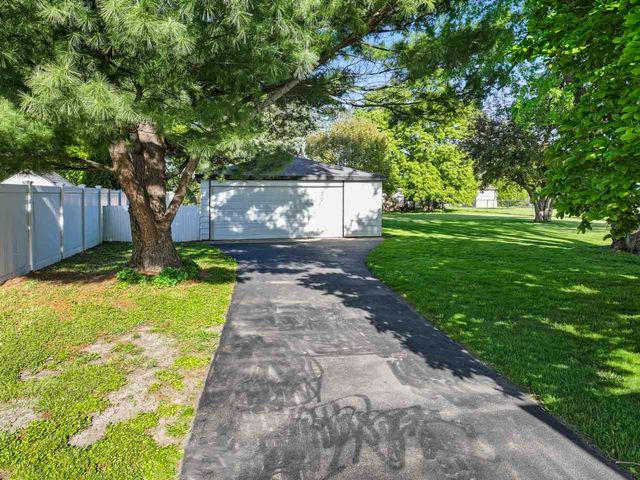 1049 Martingale Drive, Bartlett, IL 60103
