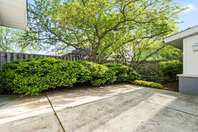1049 Martingale Drive, Bartlett, IL 60103