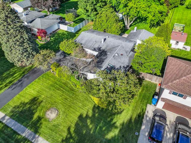 1049 Martingale Drive, Bartlett, IL 60103
