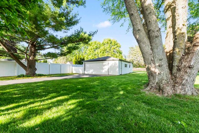 1049 Martingale Drive, Bartlett, IL 60103