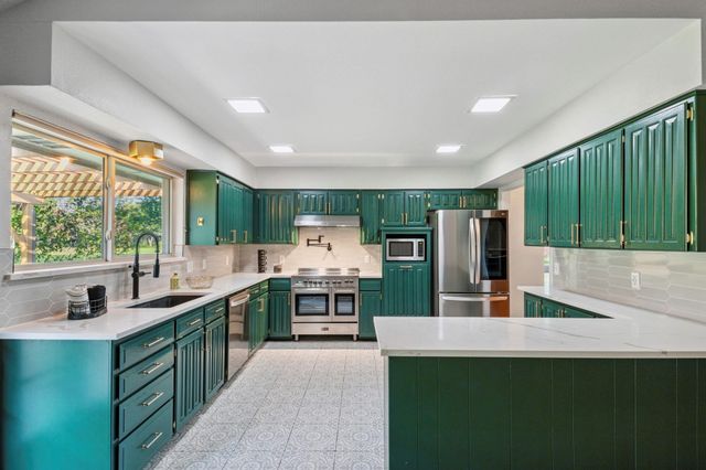 1308 Clubhouse Court, Mansfield, TX 76063