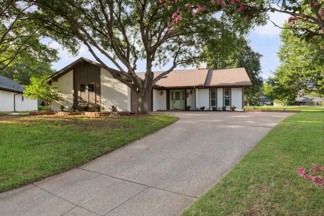 1308 Clubhouse Court, Mansfield, TX 76063
