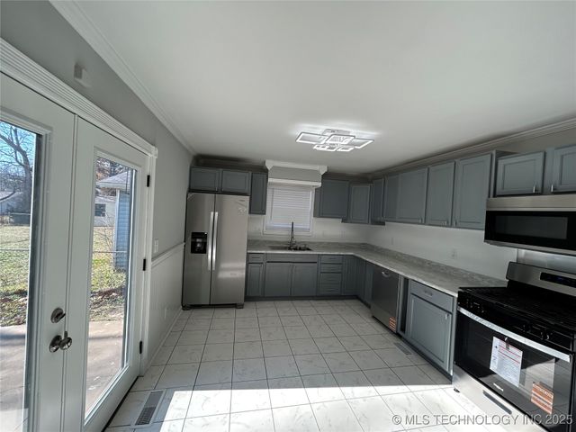 308 W 3rd Street, Owasso, OK 74055