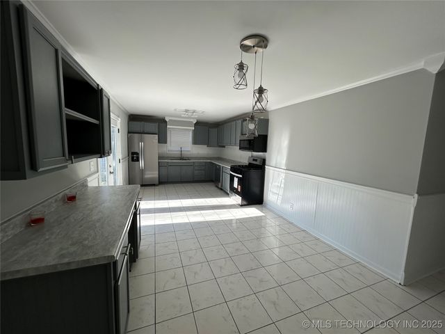 308 W 3rd Street, Owasso, OK 74055