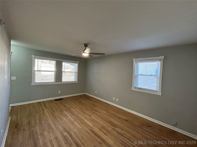 308 W 3rd Street, Owasso, OK 74055