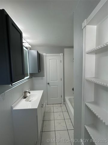 308 W 3rd Street, Owasso, OK 74055