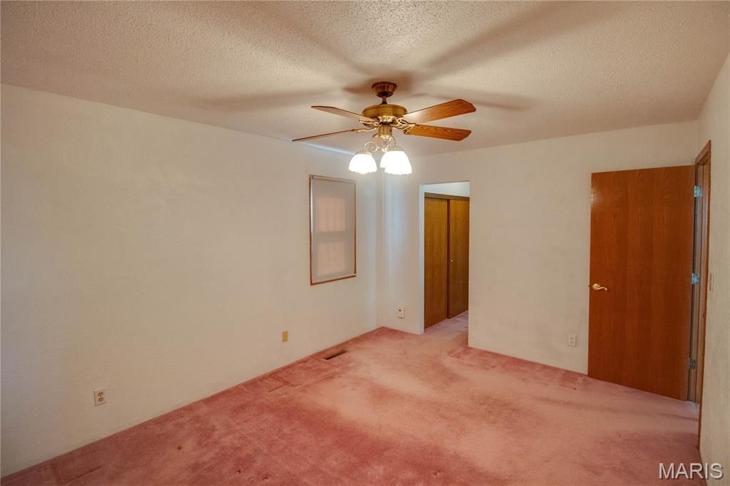 Image 17 of property listing at 312 W 4th South Street, Mount Olive, IL 62069