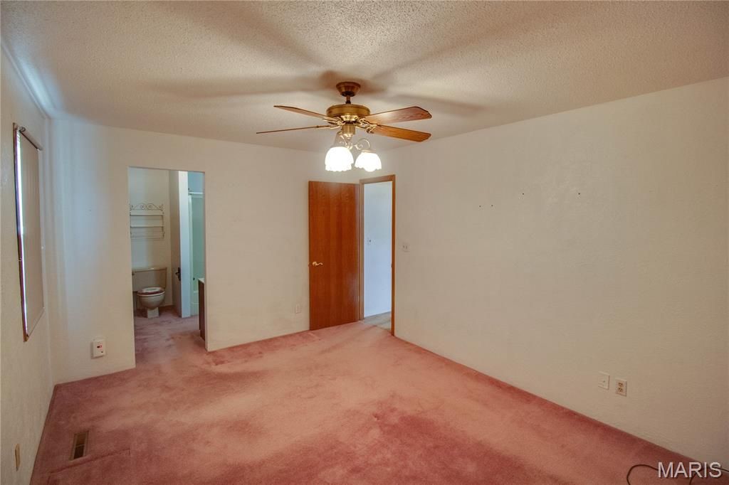 Image 18 of property listing at 312 W 4th South Street, Mount Olive, IL 62069