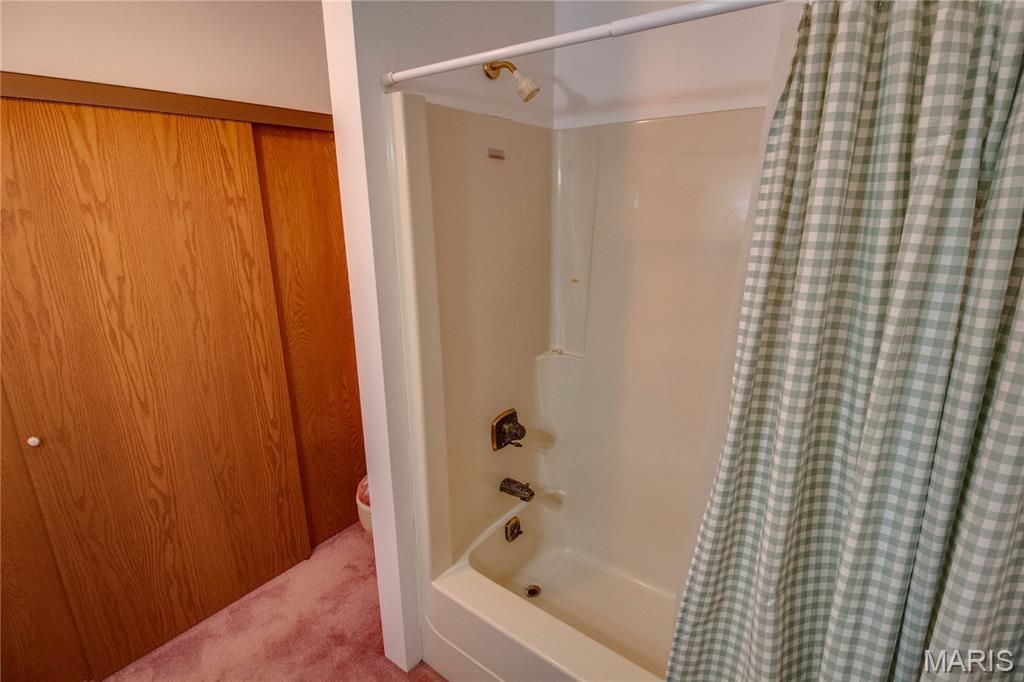 Image 20 of property listing at 312 W 4th South Street, Mount Olive, IL 62069