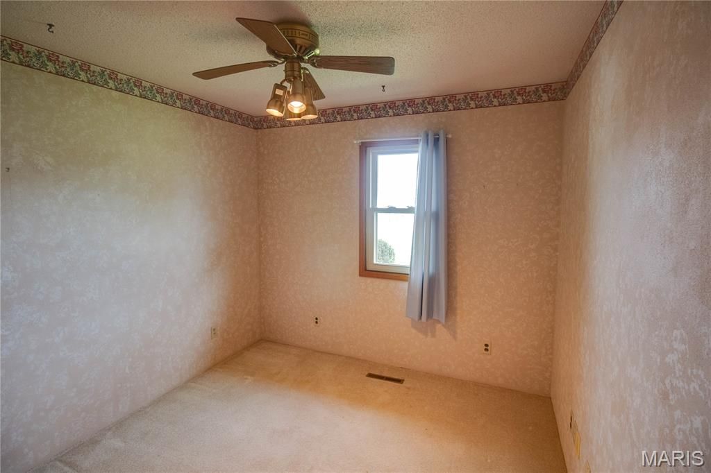 Image 27 of property listing at 312 W 4th South Street, Mount Olive, IL 62069