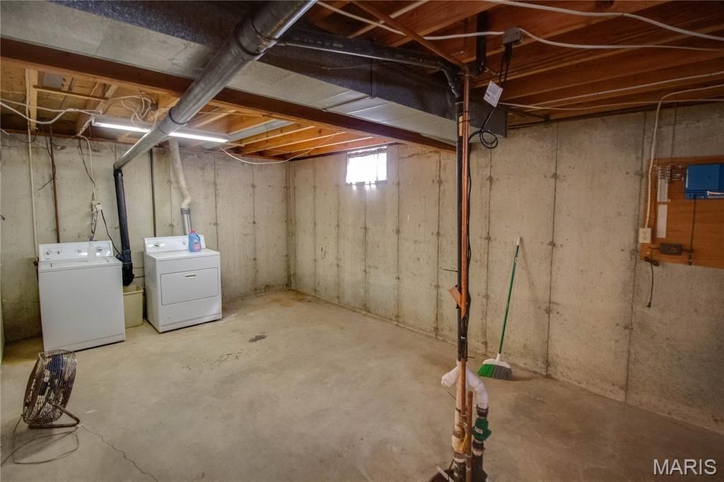 Image 33 of property listing at 312 W 4th South Street, Mount Olive, IL 62069