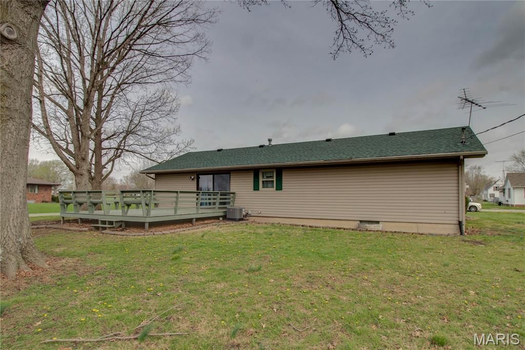 Image 37 of property listing at 312 W 4th South Street, Mount Olive, IL 62069