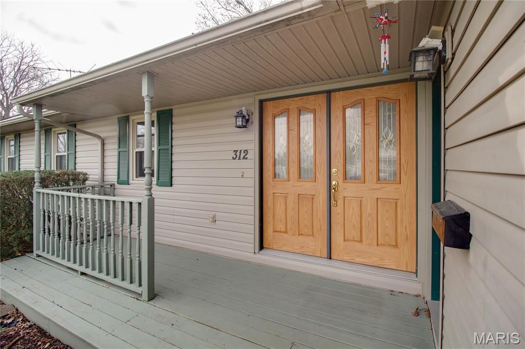 Image 7 of property listing at 312 W 4th South Street, Mount Olive, IL 62069