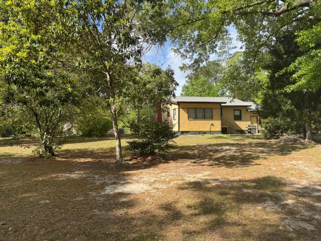 102 Norris Drive, Eutawville, SC 29048