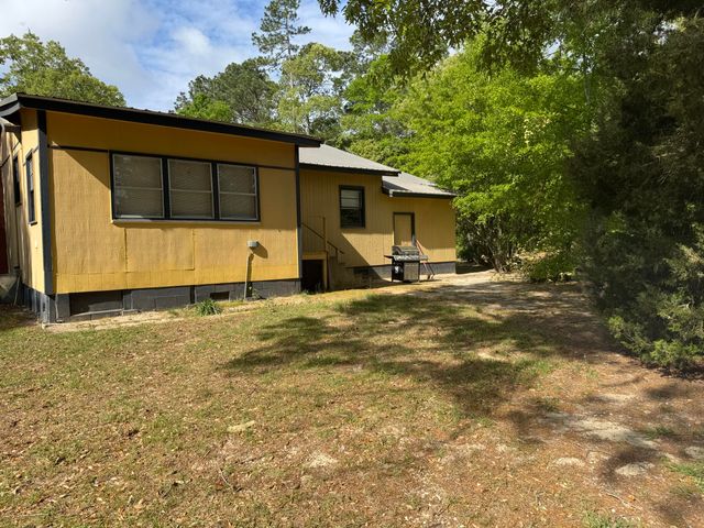 102 Norris Drive, Eutawville, SC 29048