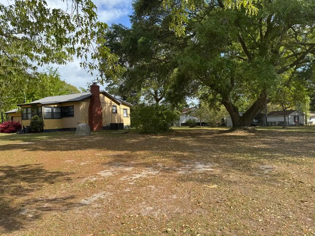 102 Norris Drive, Eutawville, SC 29048