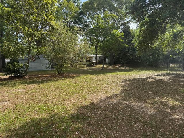 102 Norris Drive, Eutawville, SC 29048