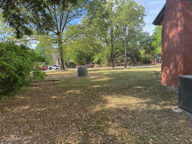 102 Norris Drive, Eutawville, SC 29048