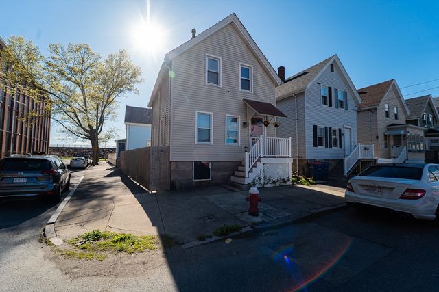 1 Thatcher St, New Bedford, MA 02744