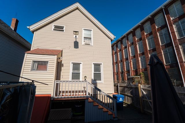 1 Thatcher St, New Bedford, MA 02744