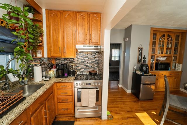 1 Thatcher St, New Bedford, MA 02744