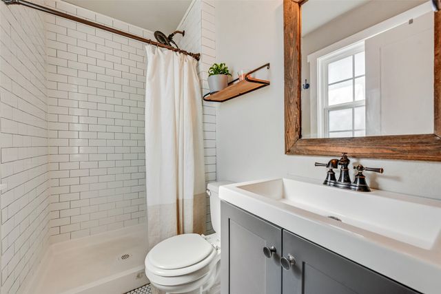 181 Pine Drive, Lewisville, TX 75057