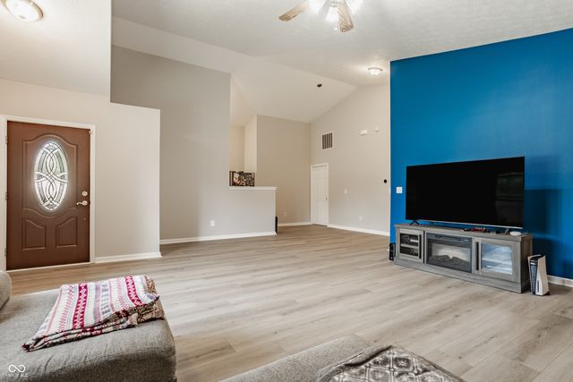 1203 Brittany Circle B, Brownsburg, IN 46112