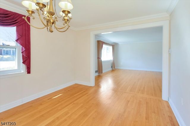 12 Wilson Ter, Waldwick Boro, NJ 07463