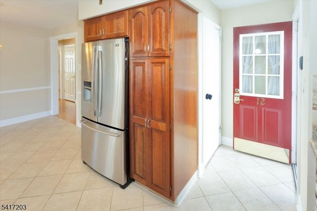 12 Wilson Ter, Waldwick Boro, NJ 07463