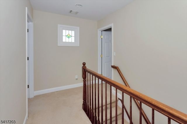 12 Wilson Ter, Waldwick Boro, NJ 07463