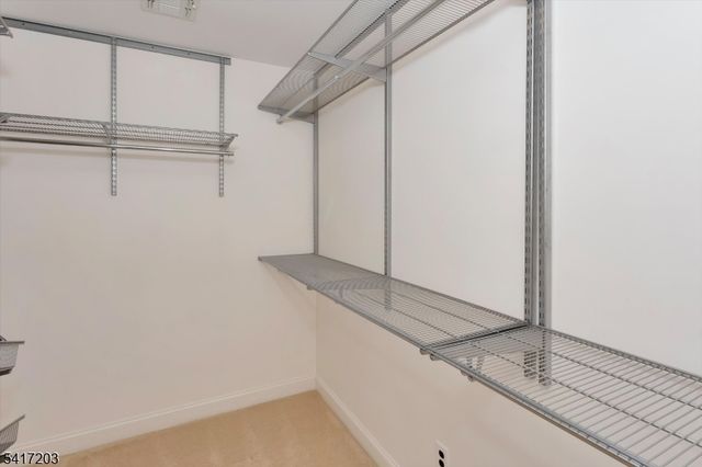 12 Wilson Ter, Waldwick Boro, NJ 07463