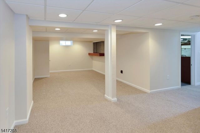 12 Wilson Ter, Waldwick Boro, NJ 07463