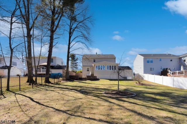 12 Wilson Ter, Waldwick Boro, NJ 07463