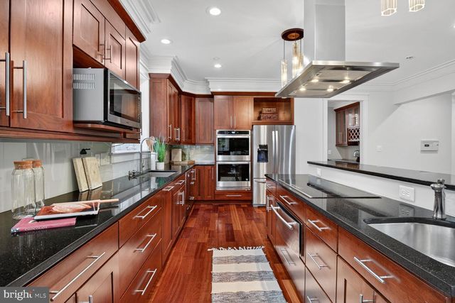 9715 SINGLETON DR, Bethesda, MD 20817